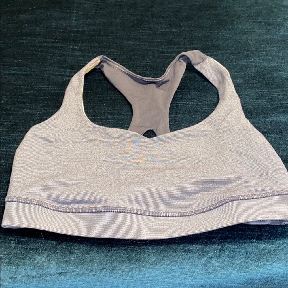 Lululemon sports bra size 6